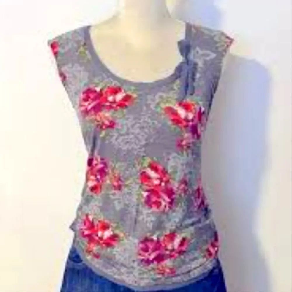 BRAND NEW CANDIES SLEEVELESS ROUND NECK FLORAL PATTERN DESIGN WOMEN"S SHIRT